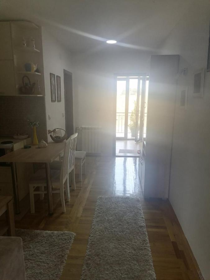 Apartmani Tarsko Sunce Kaludjerske Bare Exterior foto